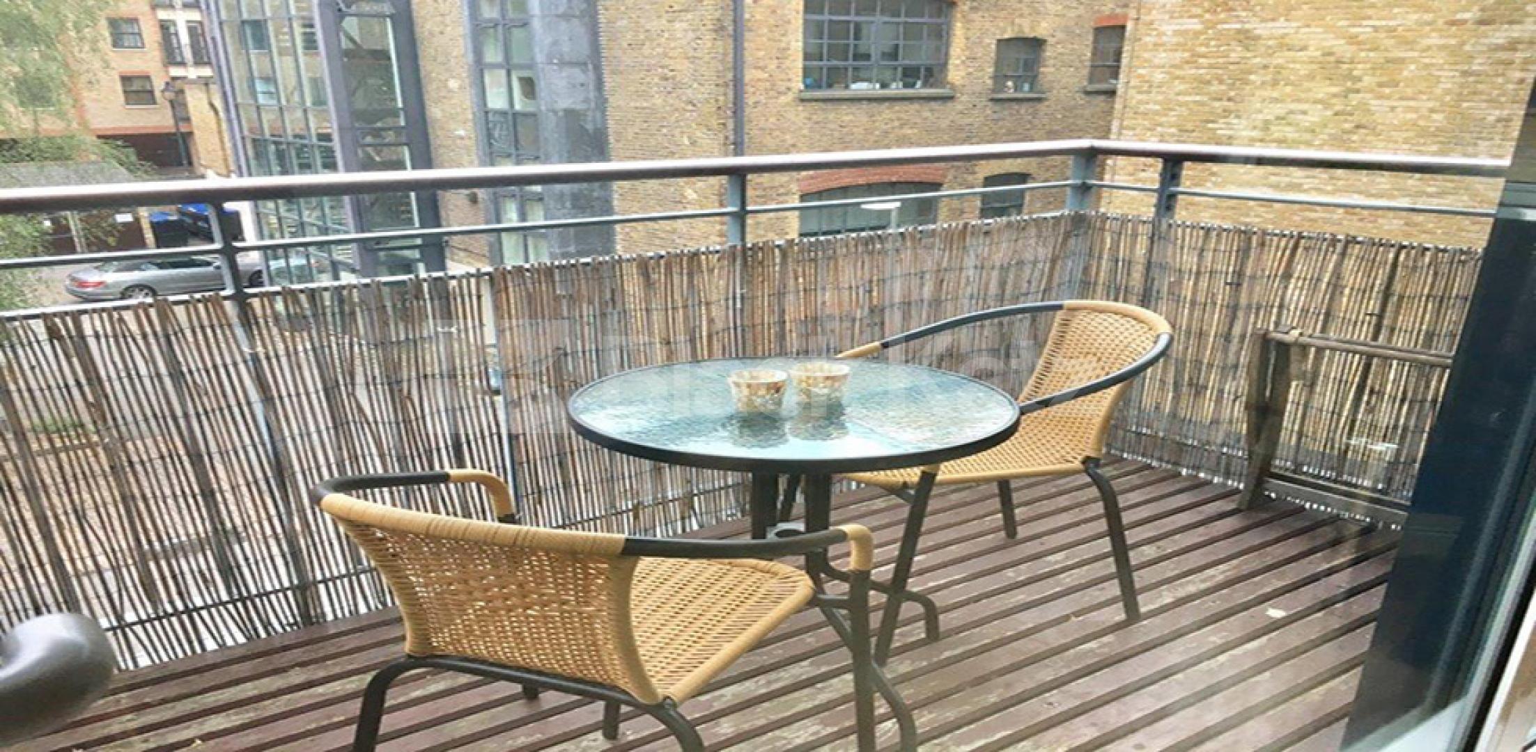 Contemporary apartment with 24 hr. Concierge, gym & inclusive of water rates Providence Square, Shad Thames SE1